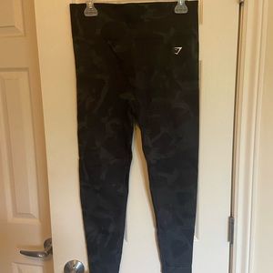 COPY - Gymshark adapt camo leggings